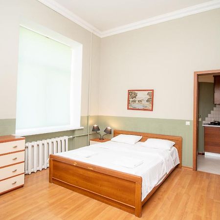 Простора 3 Кімнатна Біля Майдану Незалежності Apartment Kiev Exterior foto